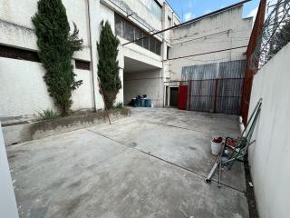 Amplia Bodega/Almacén de 705.00 m? (o 725.00 m? aprox.) con Altura de 3-5m y �reas Comunes