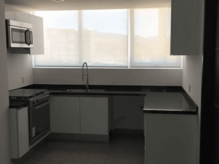 Casa en Venta 4 Recámaras con Jardín - Privada y Exclusiva