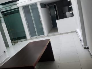 Oficina en Renta 96m² Taxqueña Spot 7 - Amplia y Moderna - 3m² y baño independiente.