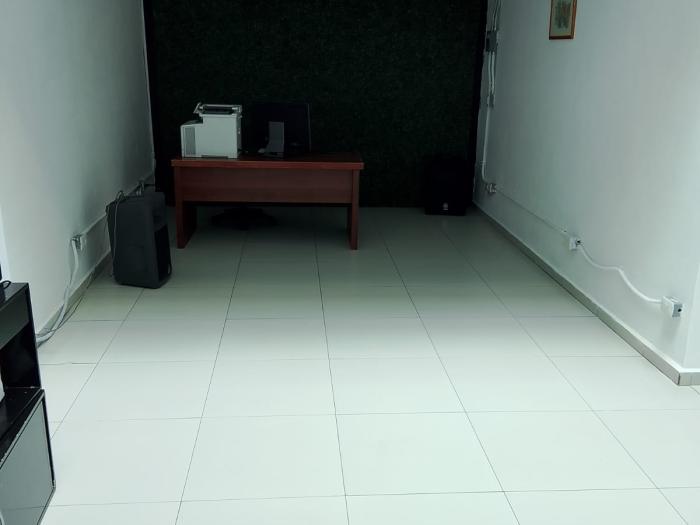 Oficina en Renta 96m² Taxqueña Spot 7 - Amplia y Moderna - 3m² y baño independiente.