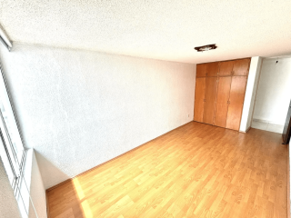 Departamento en Venta en Paseo de los Laureles: 2 Recámaras y Balcón