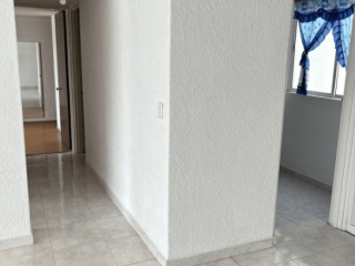 Departamento en Venta en Paseo de los Laureles: 2 Recámaras y Balcón