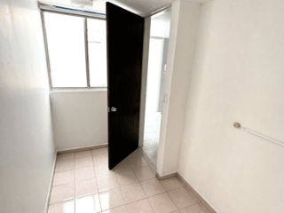 Departamento en Venta en Paseo de los Laureles: 2 Recámaras y Balcón